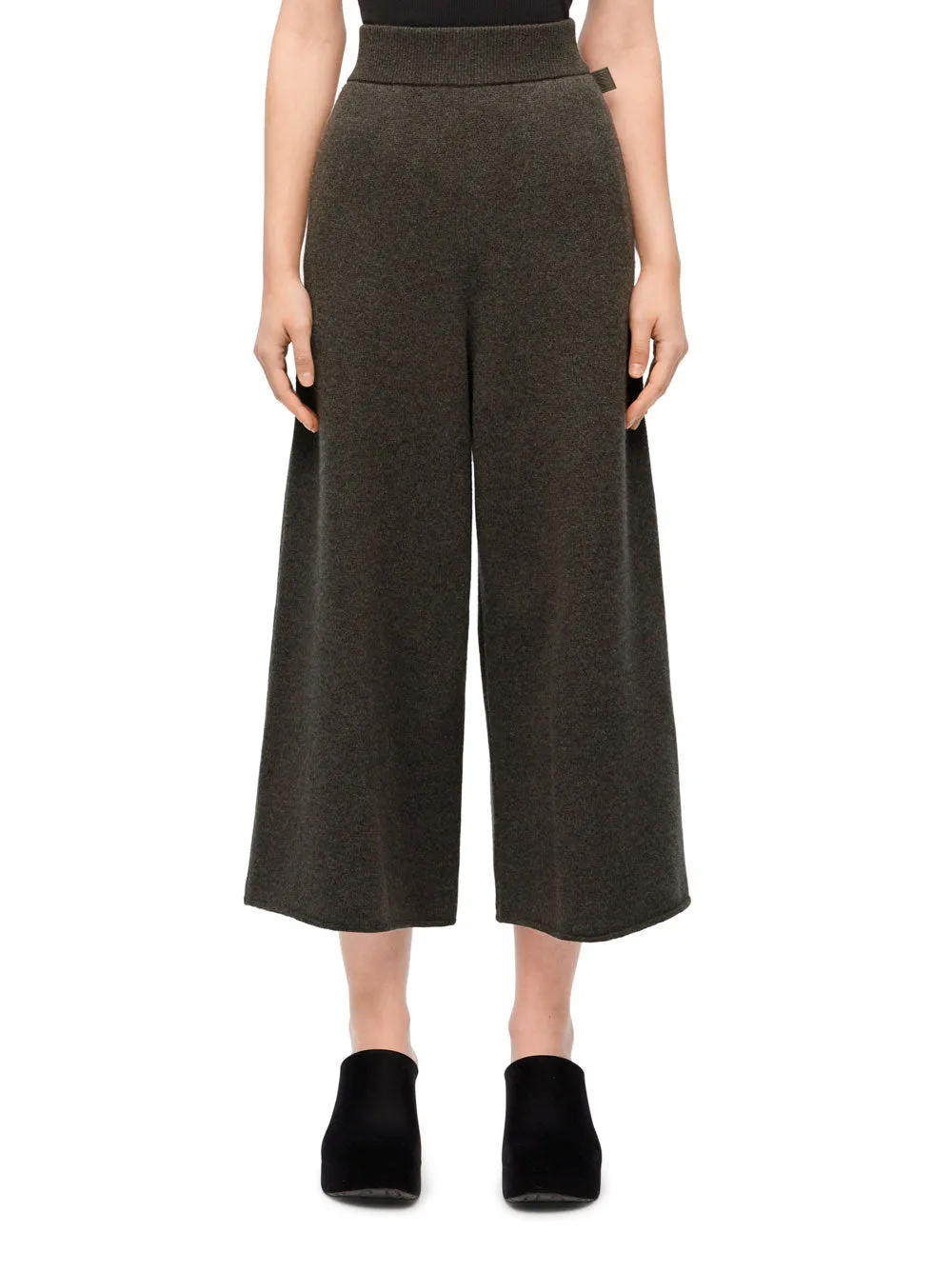Cropped trousers in cashmere