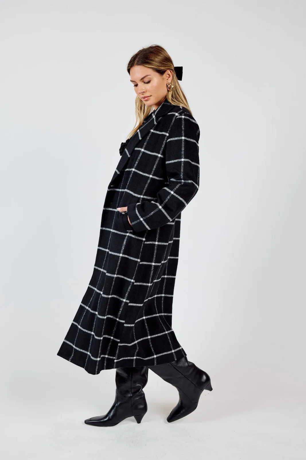 DOUBLE BREASTED COAT