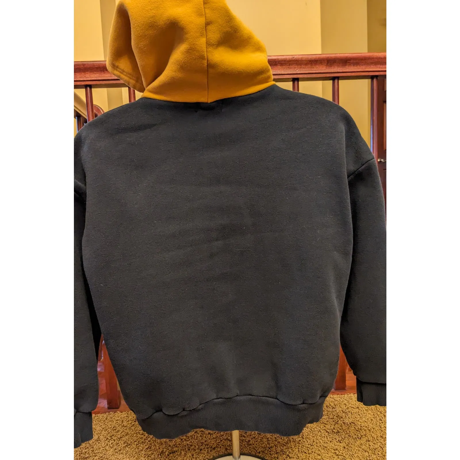 Leon Gosister Mens Small Hoodie Yellow Black Pullover Long Sleeve Streetwear