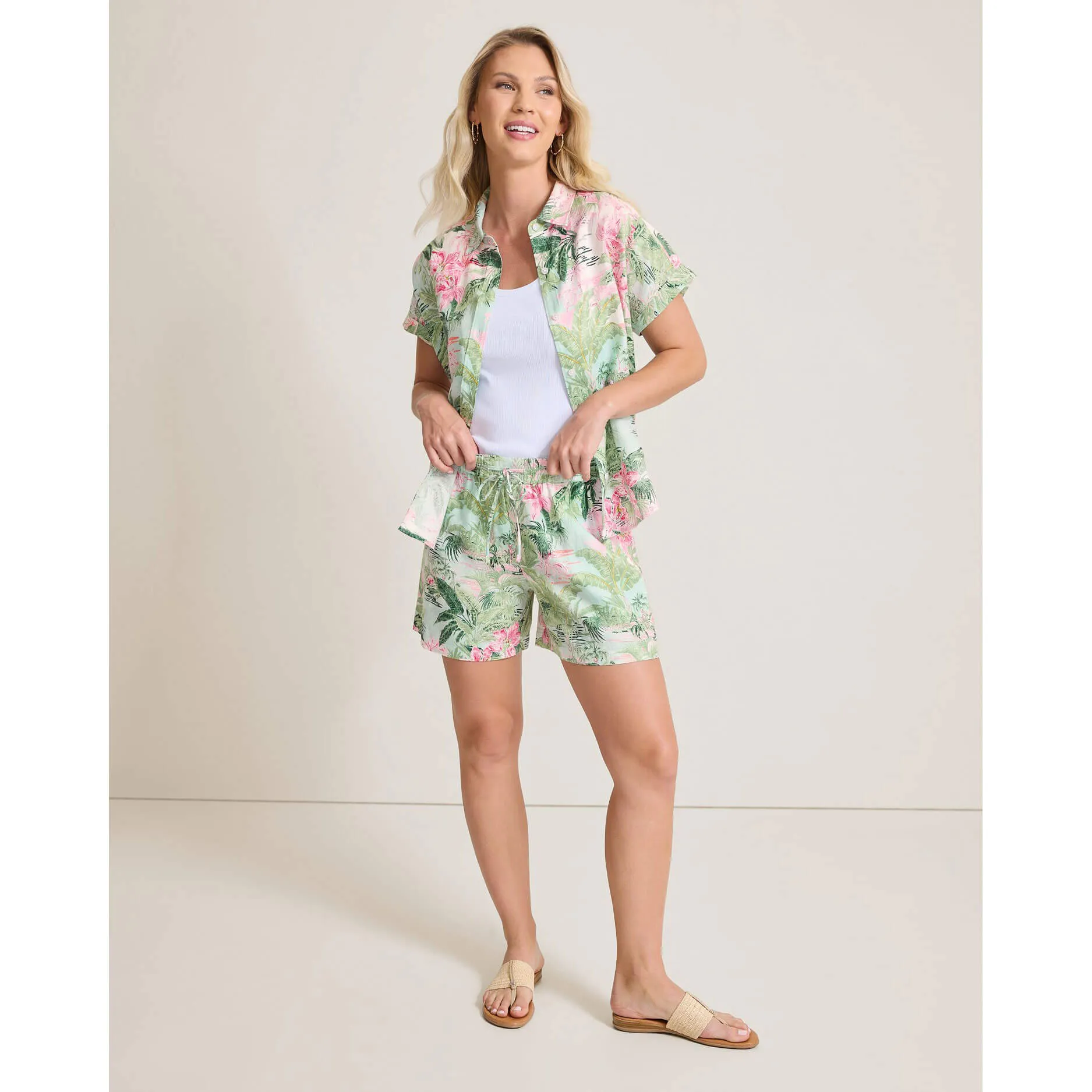 Tommy Bahama Women's Garden Villa Easy Linen Shorts - Canal Blue